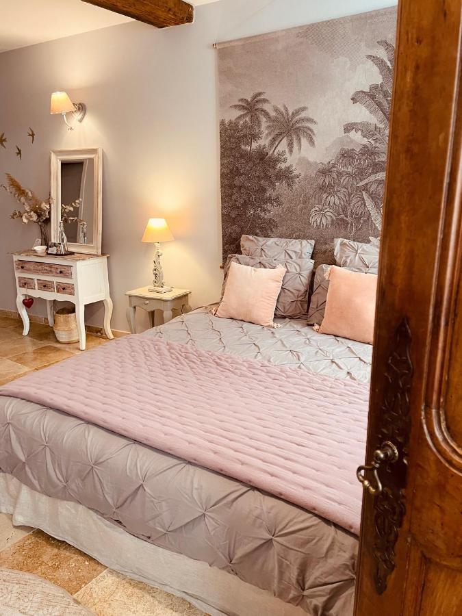 B&B Temps Suspendu Provence Перн-ле-Фонтен Номер фото