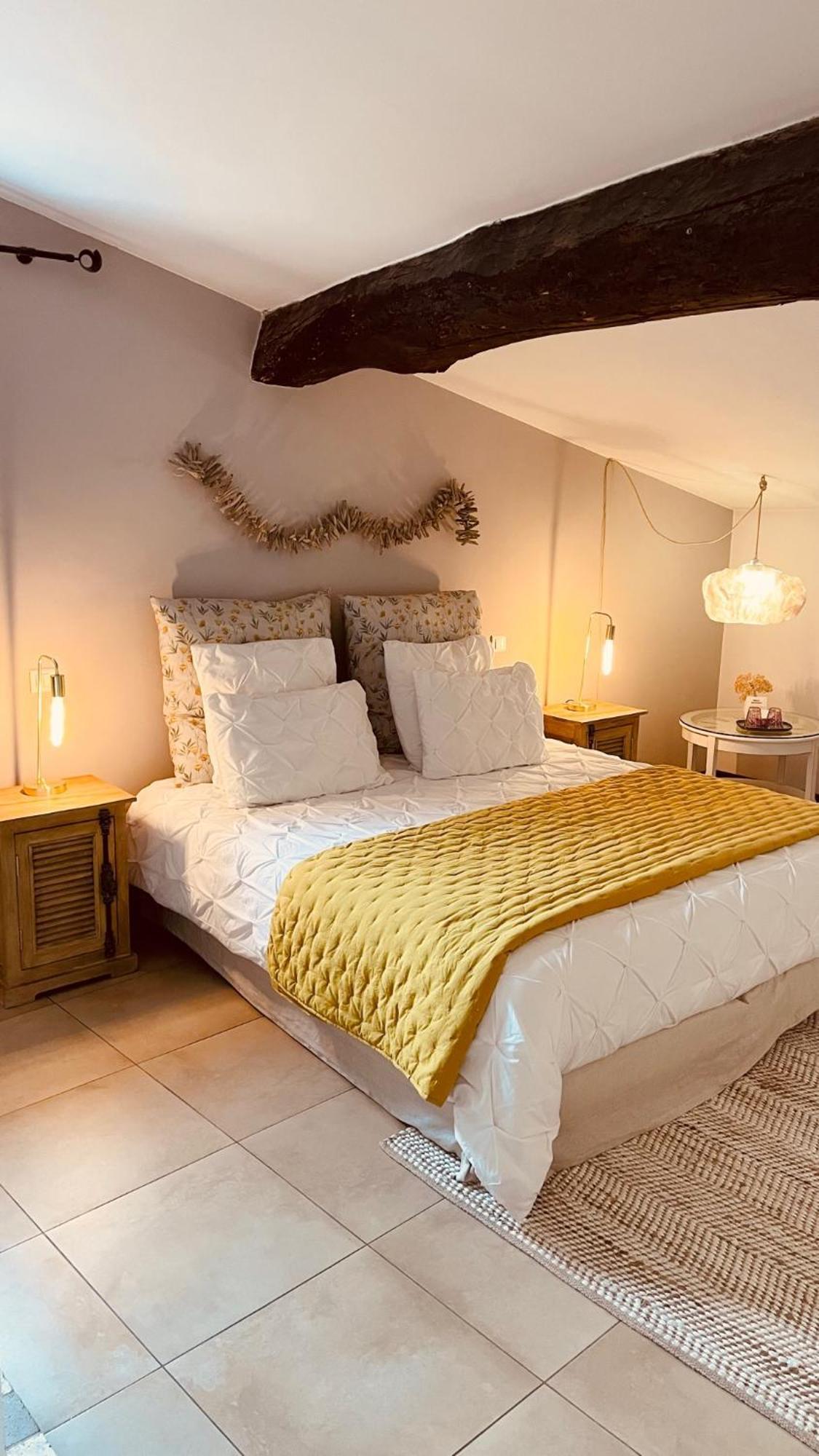 B&B Temps Suspendu Provence Перн-ле-Фонтен Номер фото